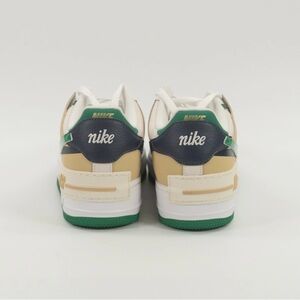 Nike Sneakers with Navy and Beige Highlights